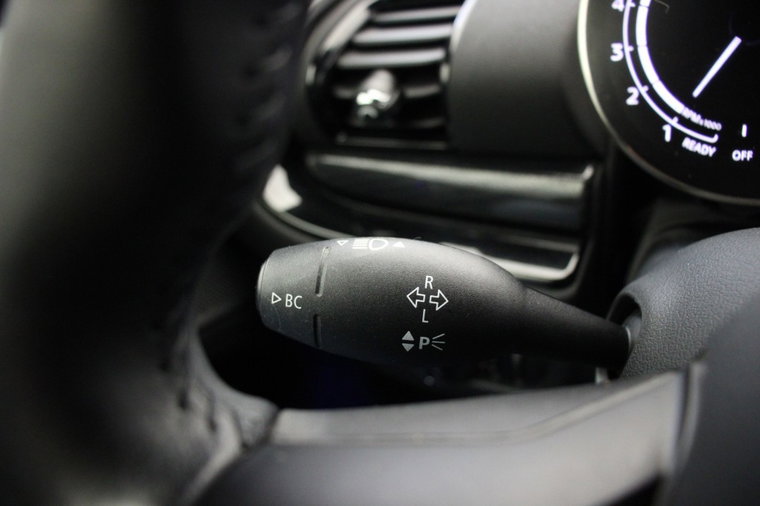 Vehicle Image 23