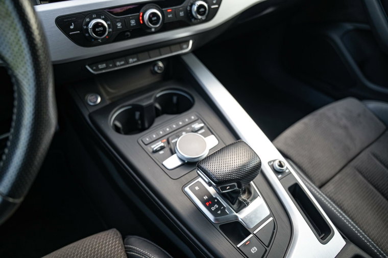 Vehicle Image 30