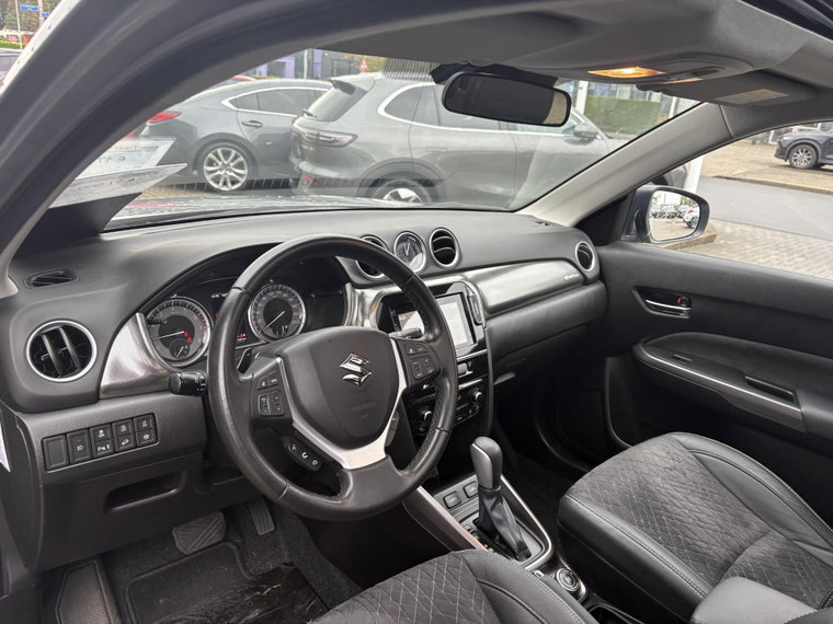 Vehicle Image 6