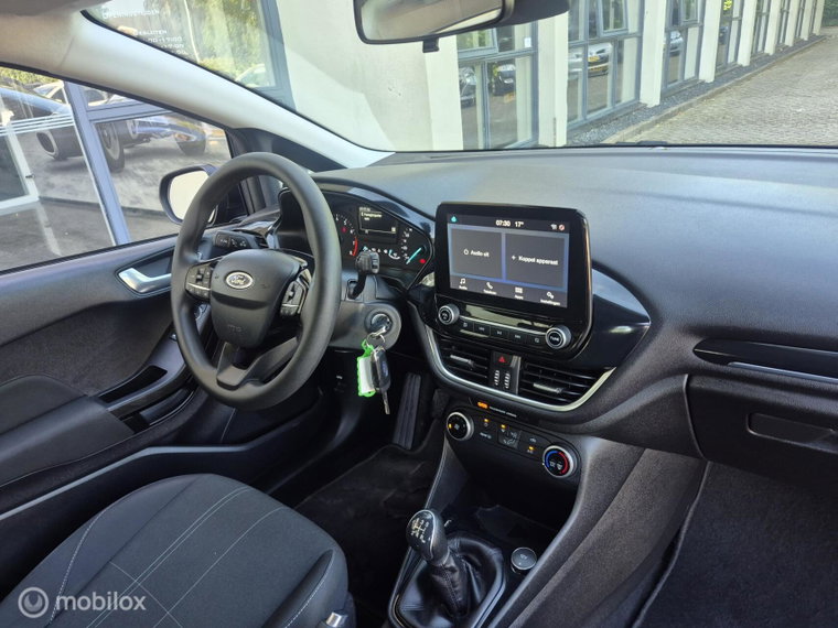 Vehicle Image 12