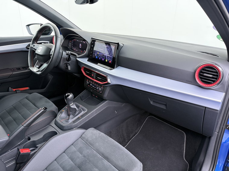 Vehicle Image 32