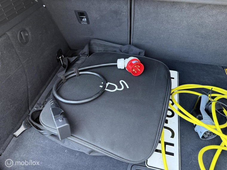 Vehicle Image 37