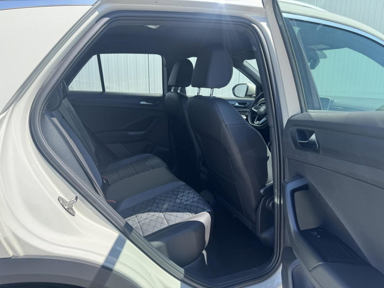 Vehicle Image 40