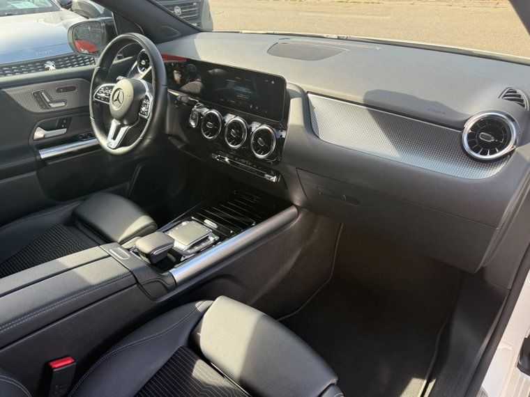 Vehicle Image 40