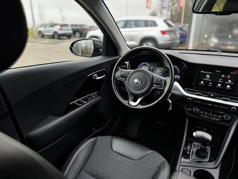 Vehicle Image 16