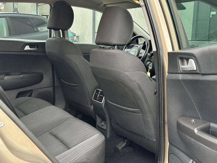 Vehicle Image 26