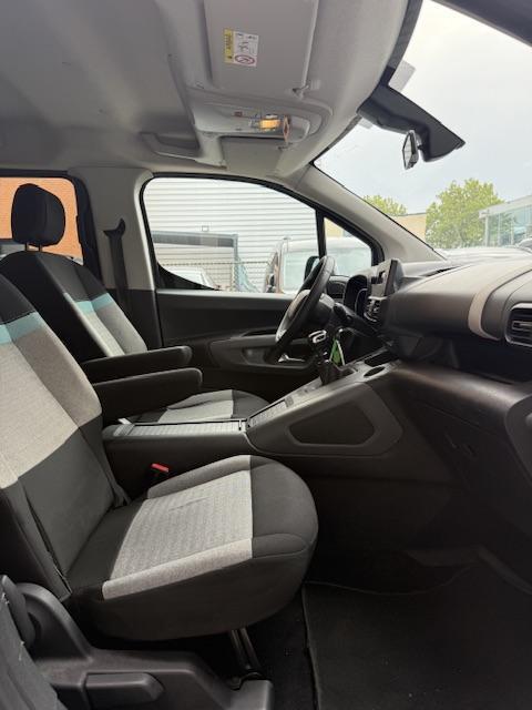 Vehicle Image 14