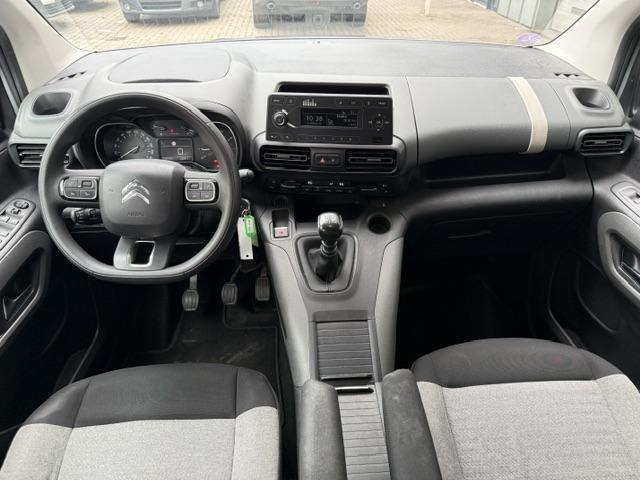 Vehicle Image 23