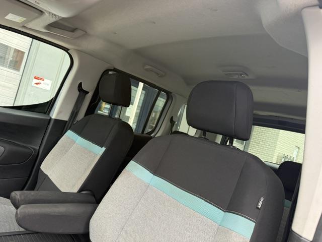 Vehicle Image 26