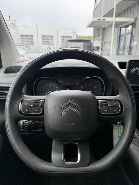 Vehicle Image 29