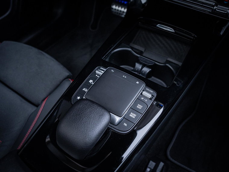 Vehicle Image 25