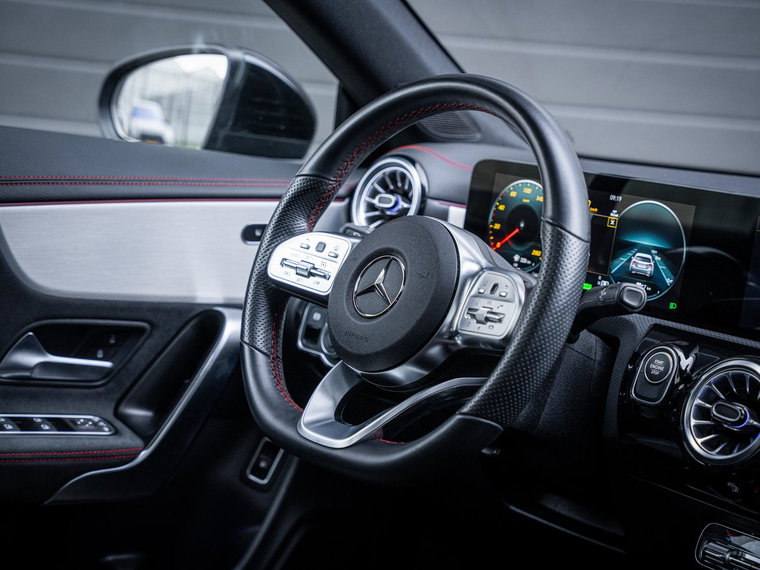 Vehicle Image 29