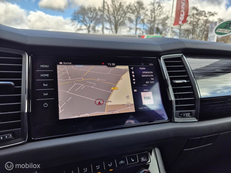 Vehicle Image 15