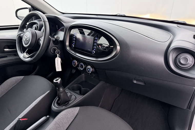 Vehicle Image 14