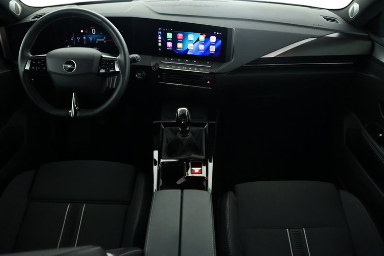 Vehicle Image 32