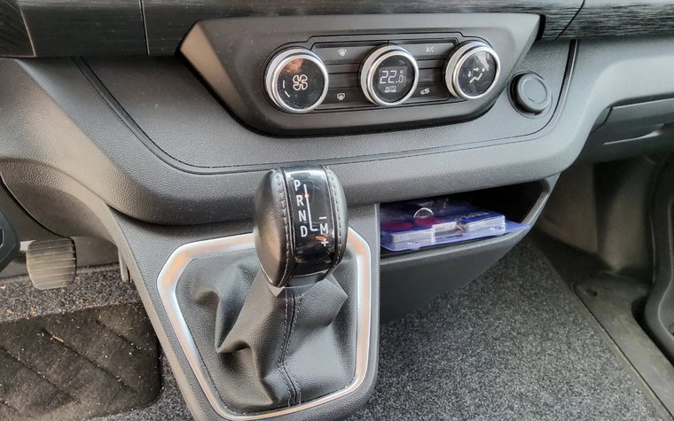 Vehicle Image 16