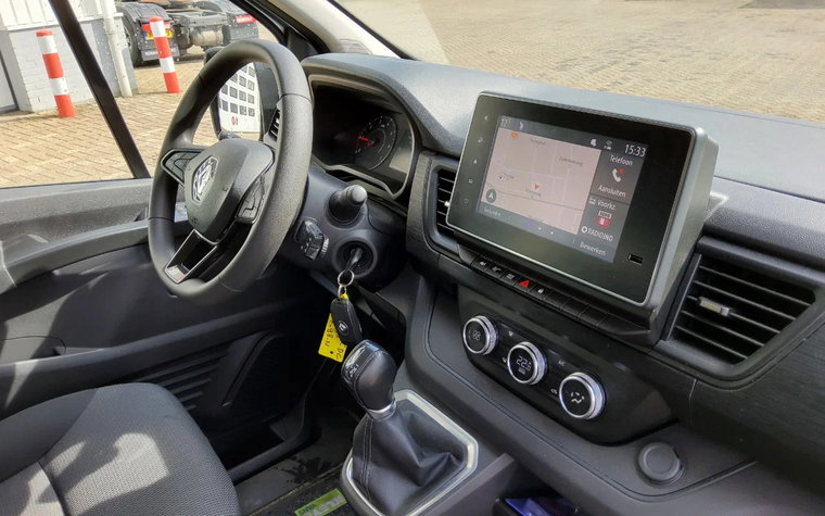 Vehicle Image 25