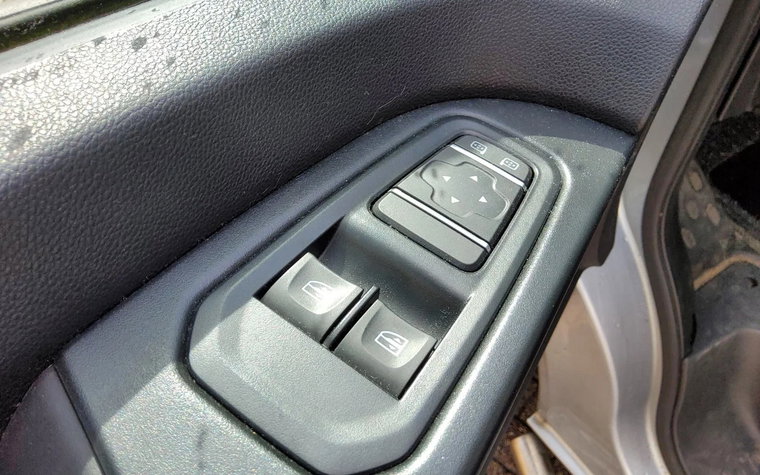 Vehicle Image 26