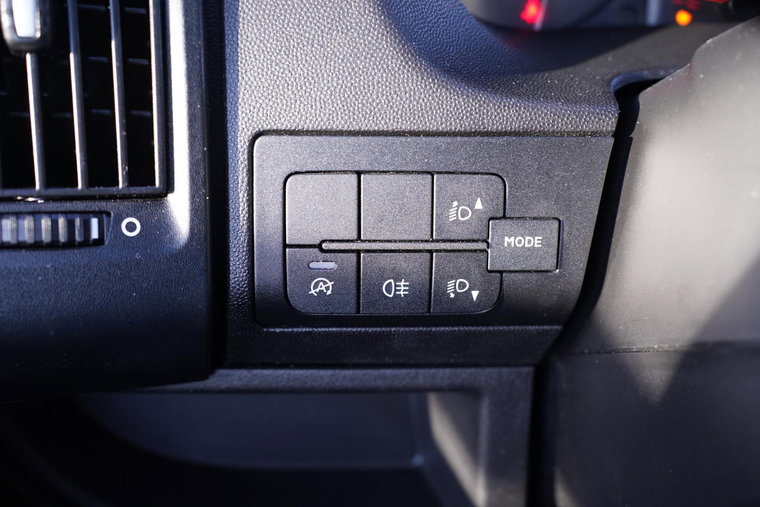 Vehicle Image 42