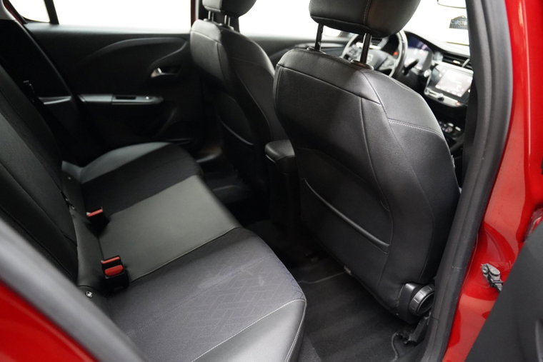 Vehicle Image 32