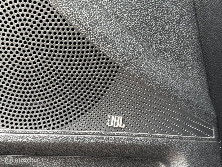 Vehicle Image 27