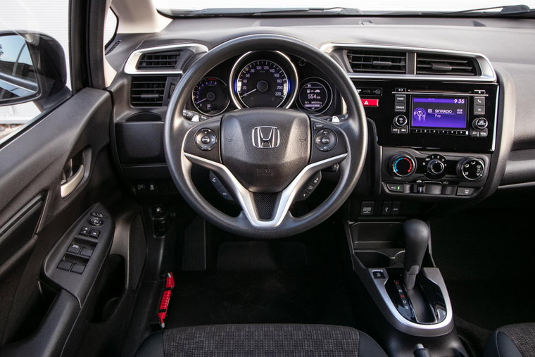 Vehicle Image 16