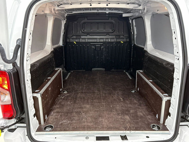 Vehicle Image 17