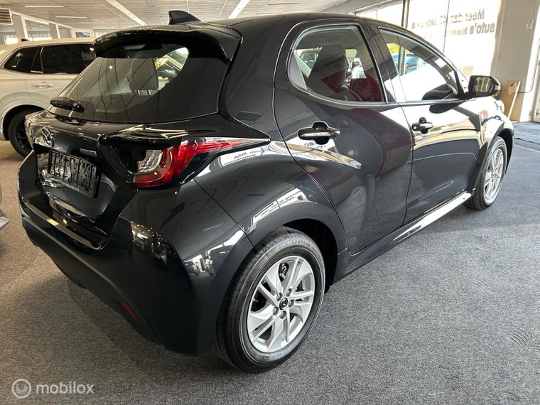 Vehicle Image 4