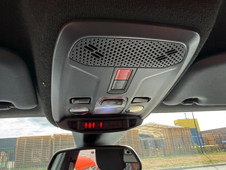 Vehicle Image 38