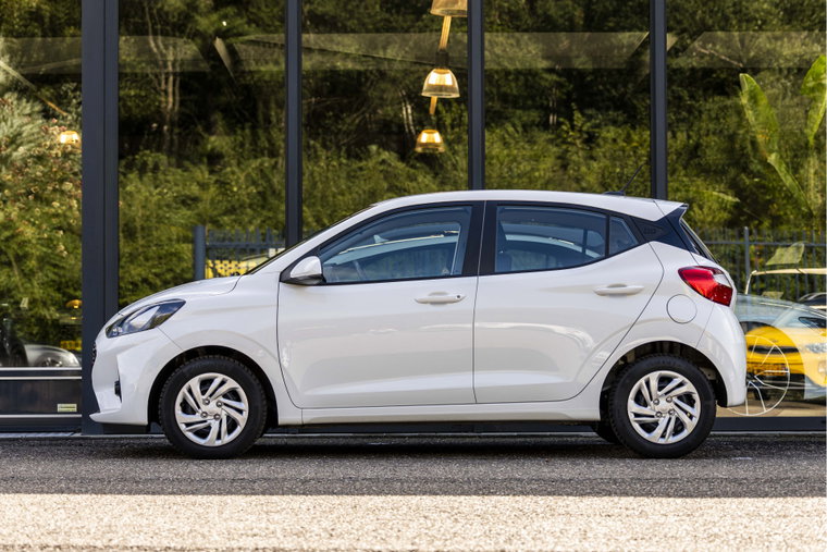 Vehicle Image 11