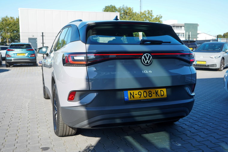 Vehicle Image 18