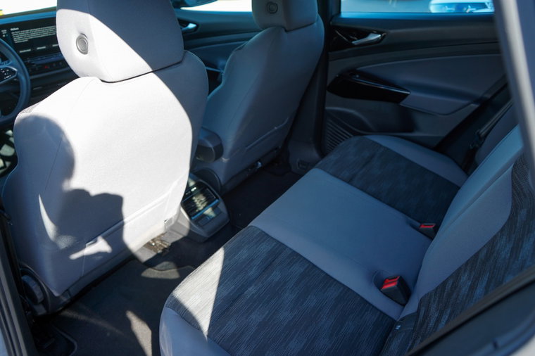 Vehicle Image 35