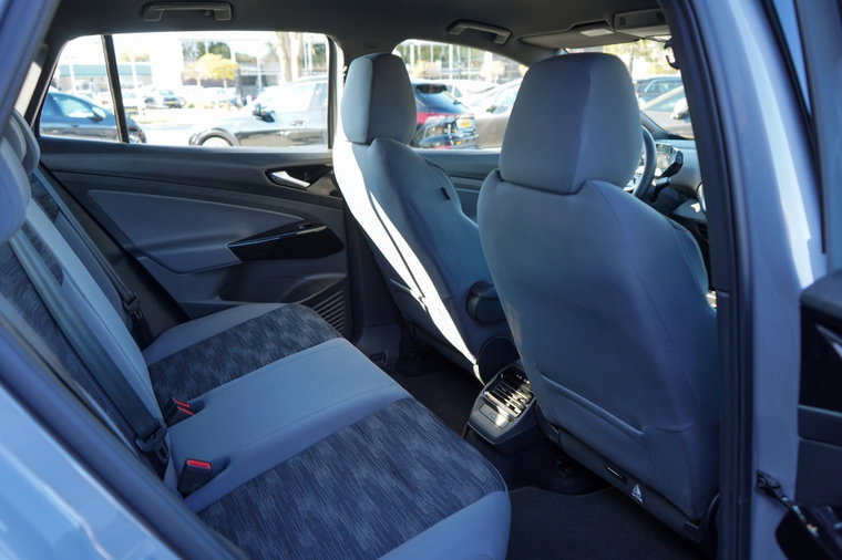 Vehicle Image 37