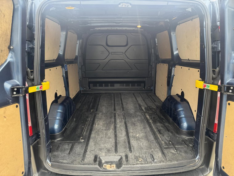 Vehicle Image 22