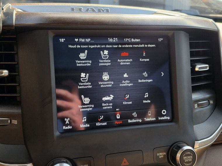 Vehicle Image 28