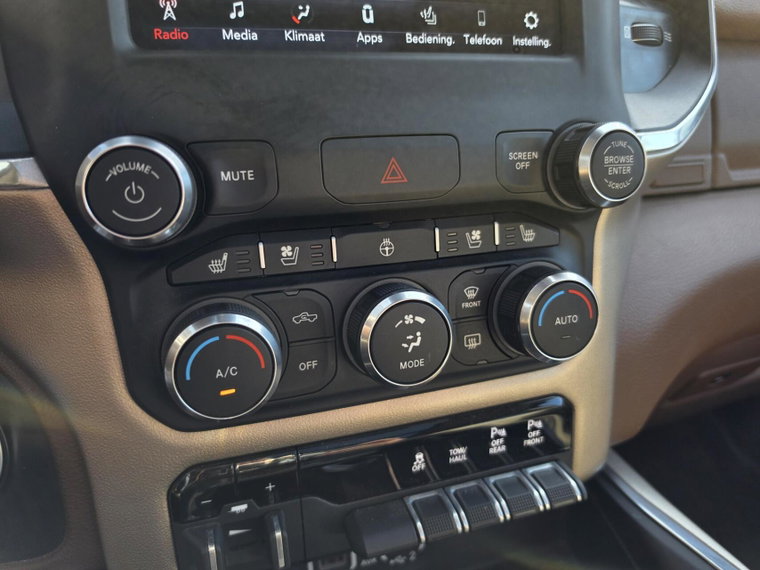 Vehicle Image 33