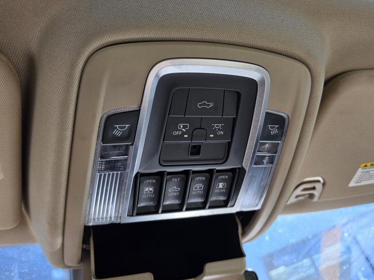 Vehicle Image 37