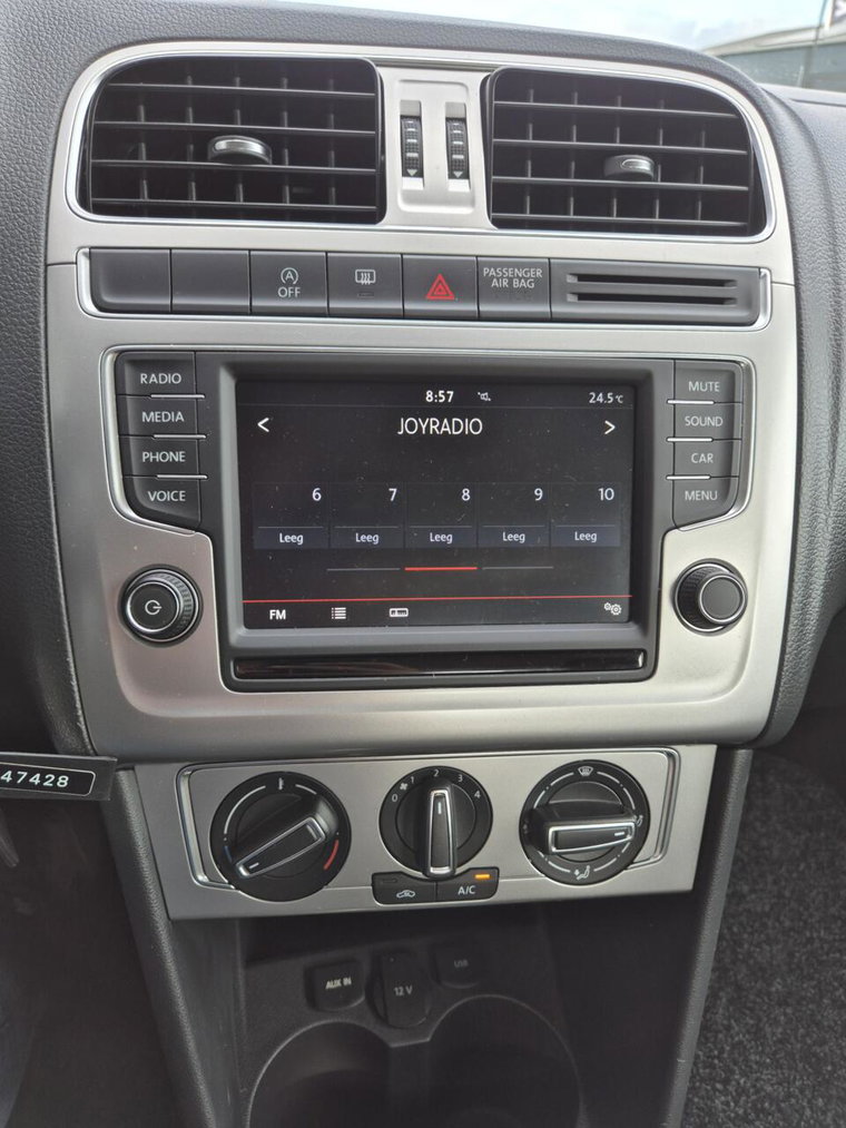 Vehicle Image 11
