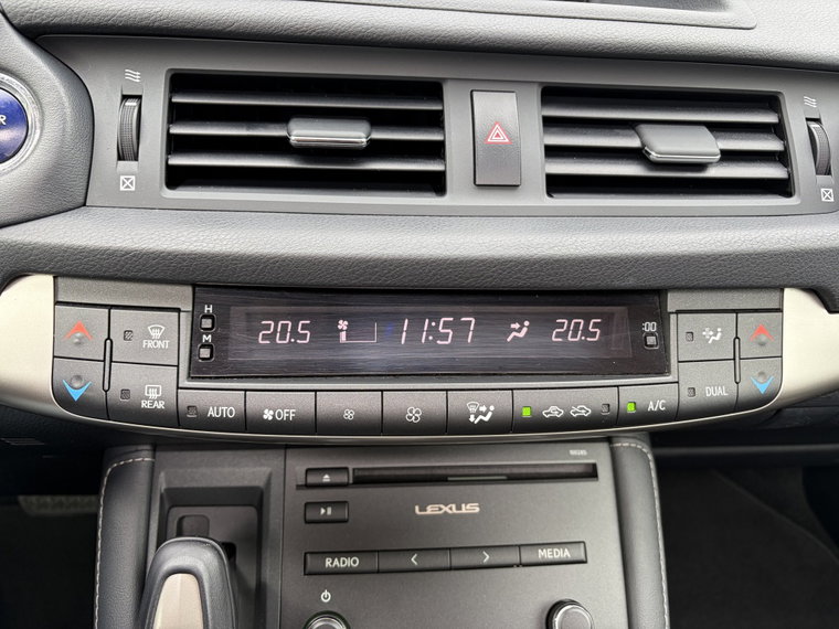 Vehicle Image 23
