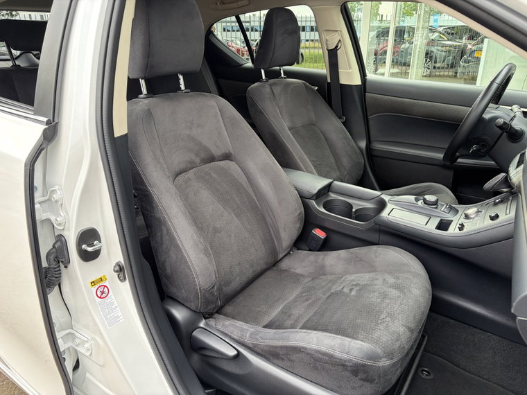 Vehicle Image 33