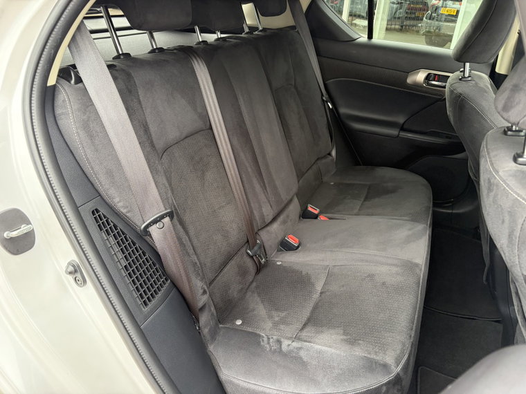 Vehicle Image 35