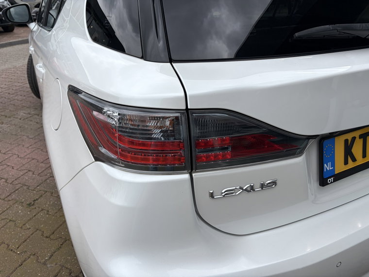 Vehicle Image 38