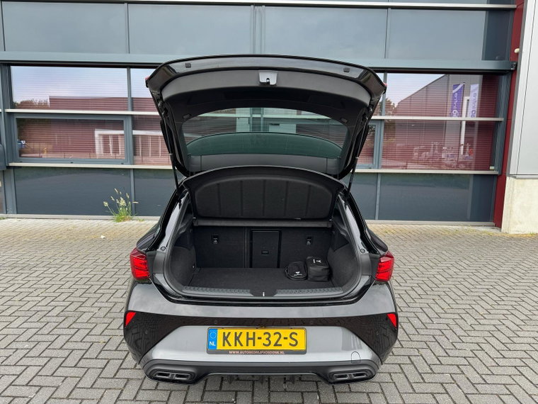 Vehicle Image 10