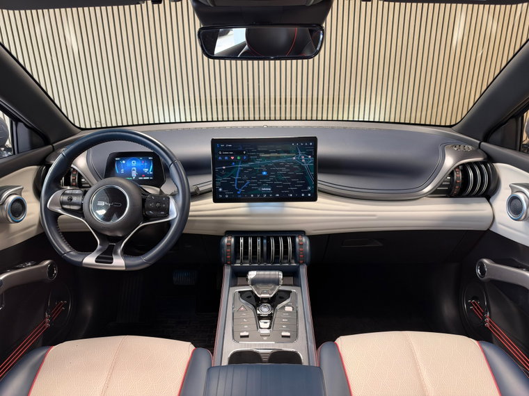 Vehicle Image 30
