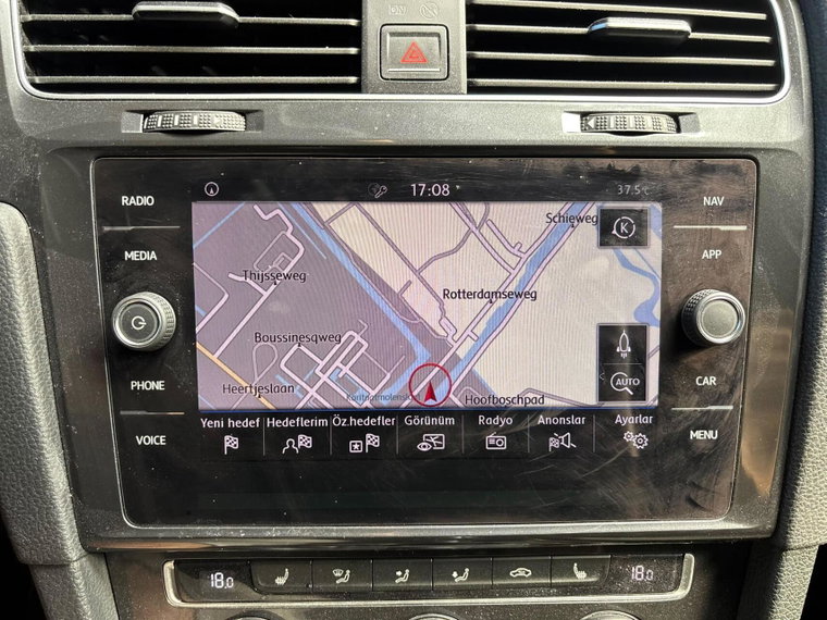 Vehicle Image 16