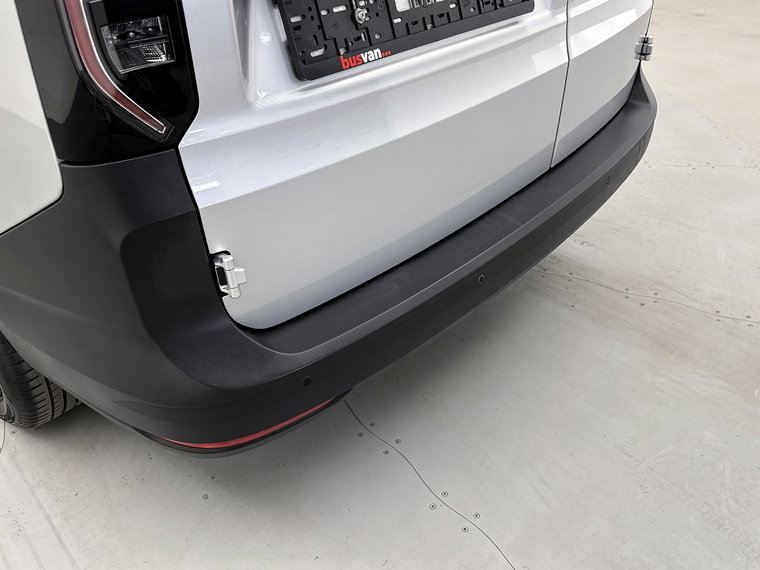 Vehicle Image 37