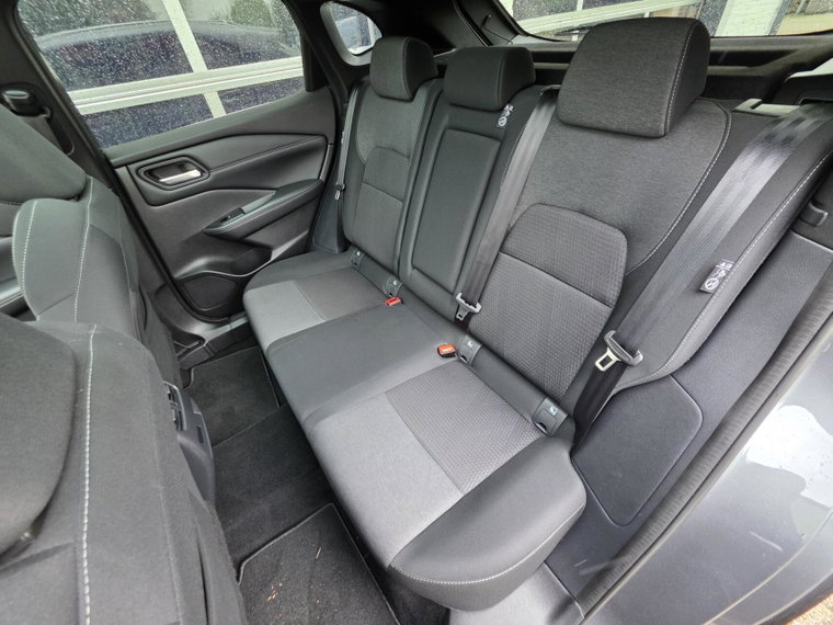 Vehicle Image 33