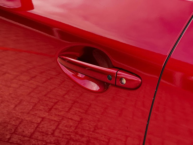 Vehicle Image 32