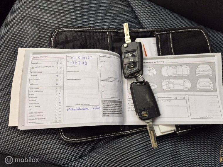 Vehicle Image 32