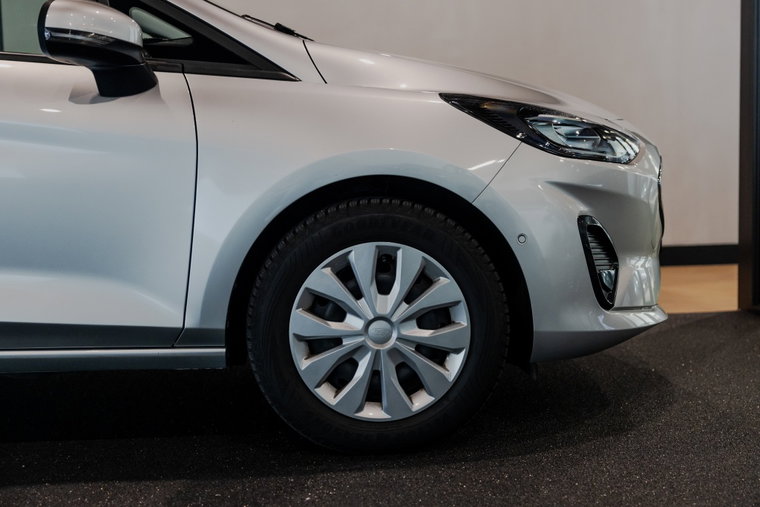 Vehicle Image 14